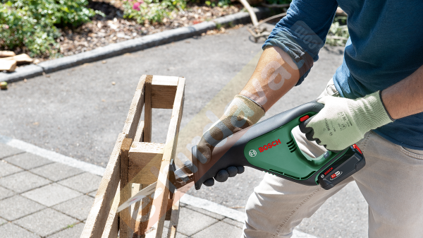 Bosch AdvancedRecip 18 Tek Akülü Tilki Kuyruğu Testere (1 x 2.5 Ah)