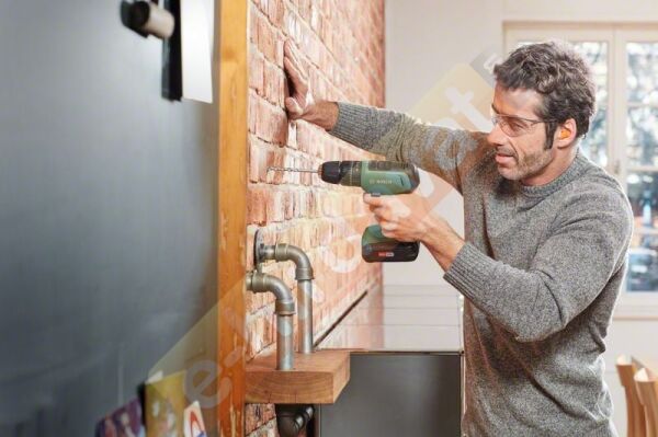 Bosch UniversalImpact 18 Çift Akülü Darbeli Delme Vidalama Makinesi (2 x 1,5Ah)