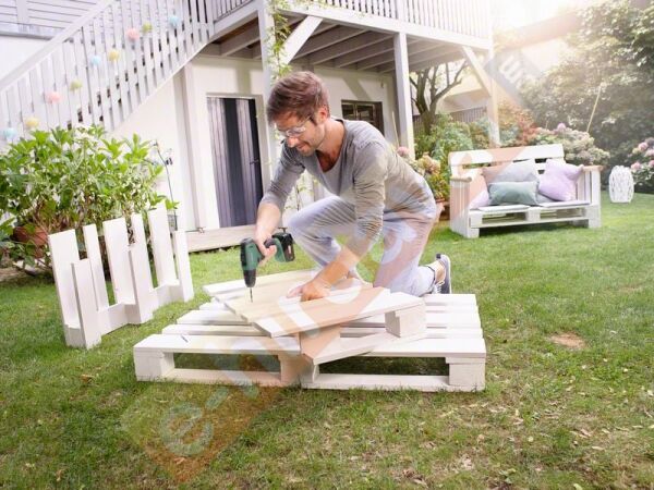 Bosch UniversalDrill 18 Tek Akülü Delme Vidalama Makinesi (1 x 1,5Ah)