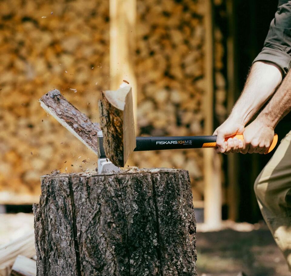 FISKARS (M) X24 Yarma Baltası 600 mm (1069106)