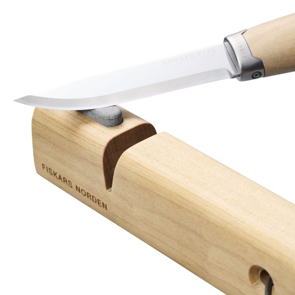 FISKARS Norden Ahşap Saplı Bileme Aparatı (1071898)