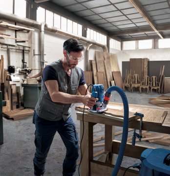Bosch Profesyonel Seri Bosch Professional GOF 130 Freze Makinesi