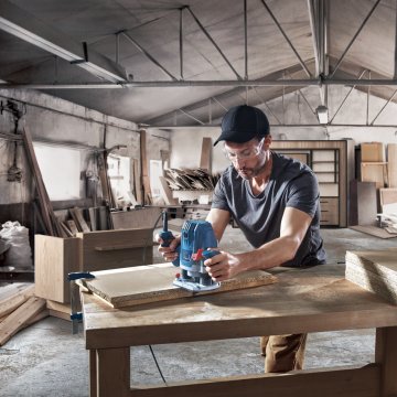 Bosch Profesyonel Seri Bosch Professional GOF 130 Freze Makinesi