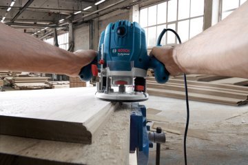 Bosch Profesyonel Seri Bosch Professional GOF 130 Freze Makinesi