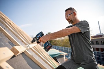 Bosch Profesyonel Seri Bosch Professional GSR 18V-150 C (Solo)  Akülü Delme/Vidalama Makinesi