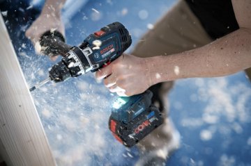 Bosch Profesyonel Seri Bosch Professional GSR 18V-150 C (Solo)  Akülü Delme/Vidalama Makinesi