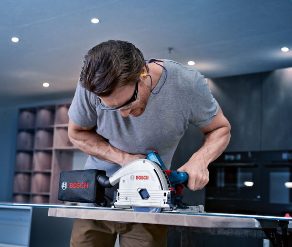 Bosch Profesyonel Seri Bosch Professional GKT 18V-52 GC Akülü daldırmalı testere (Solo)