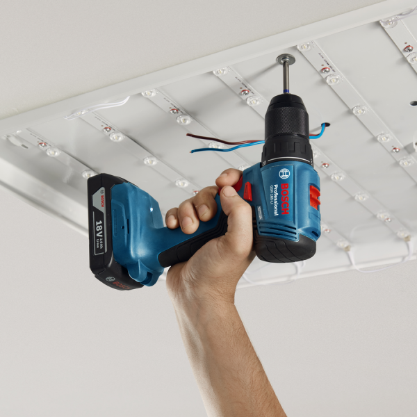 Bosch Profesyonel Seri Bosch Professional GSR 185 LI Akülü Delme Vidalama Mak. 2 x 2.0 Ah; Case