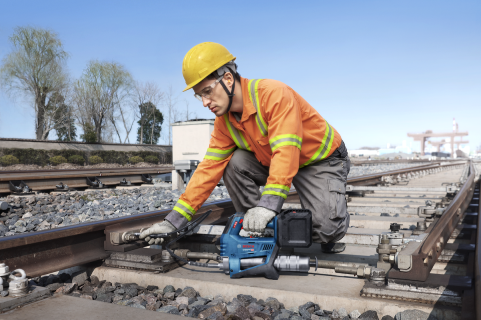 GFP 18V-10 Akülü Gres Tabancası (Solo - Akü ve Şarj Cihazı İçermez)