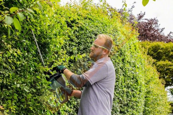 Bosch Universal HedgeCut 70 Çit Kesme Makinesi