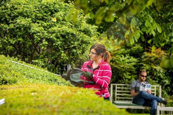 Bosch Universal HedgeCut 70 Çit Kesme Makinesi