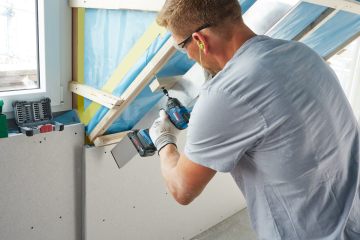 Bosch Profesyonel Seri Bosch Professional GDR 18V-200 C Akülü Darbeli Somun Sıkma Makinesi (2 x18 V 4.0 Ah Akü, L-BOXX taşıma çantalı)
