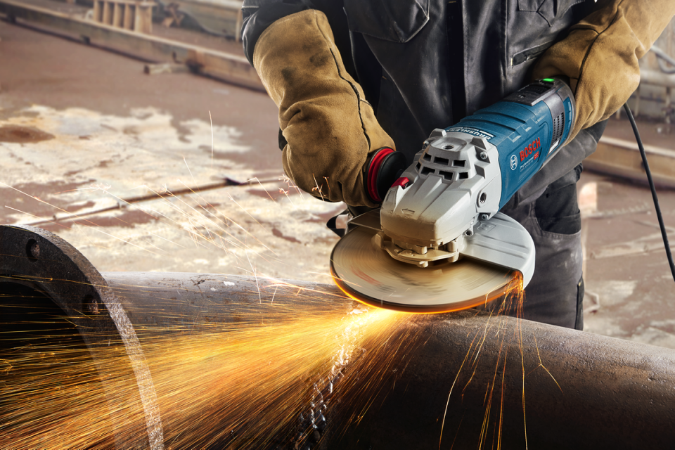 Bosch Professional GWS 27-230 J Taşlama Makinesi