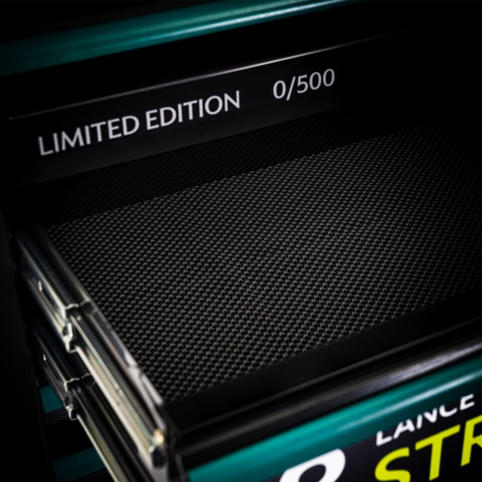 JCB Aston Martin Formula One Team 11 Çekmeceli 42'' Metal Takım Arabası (Boş)